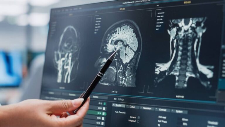 Managing Chronic Pain: Natural Remedies and Medical Treatments That Work